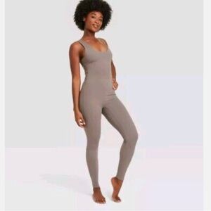 Target All In Motion Women’s Brushed Sculpt Scoop Neck Bodysuit - L